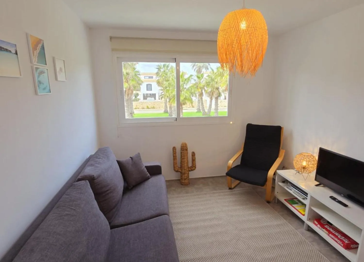 Cozy Apartment - Beach 100M Away 사 칼레타 0*,  스페인