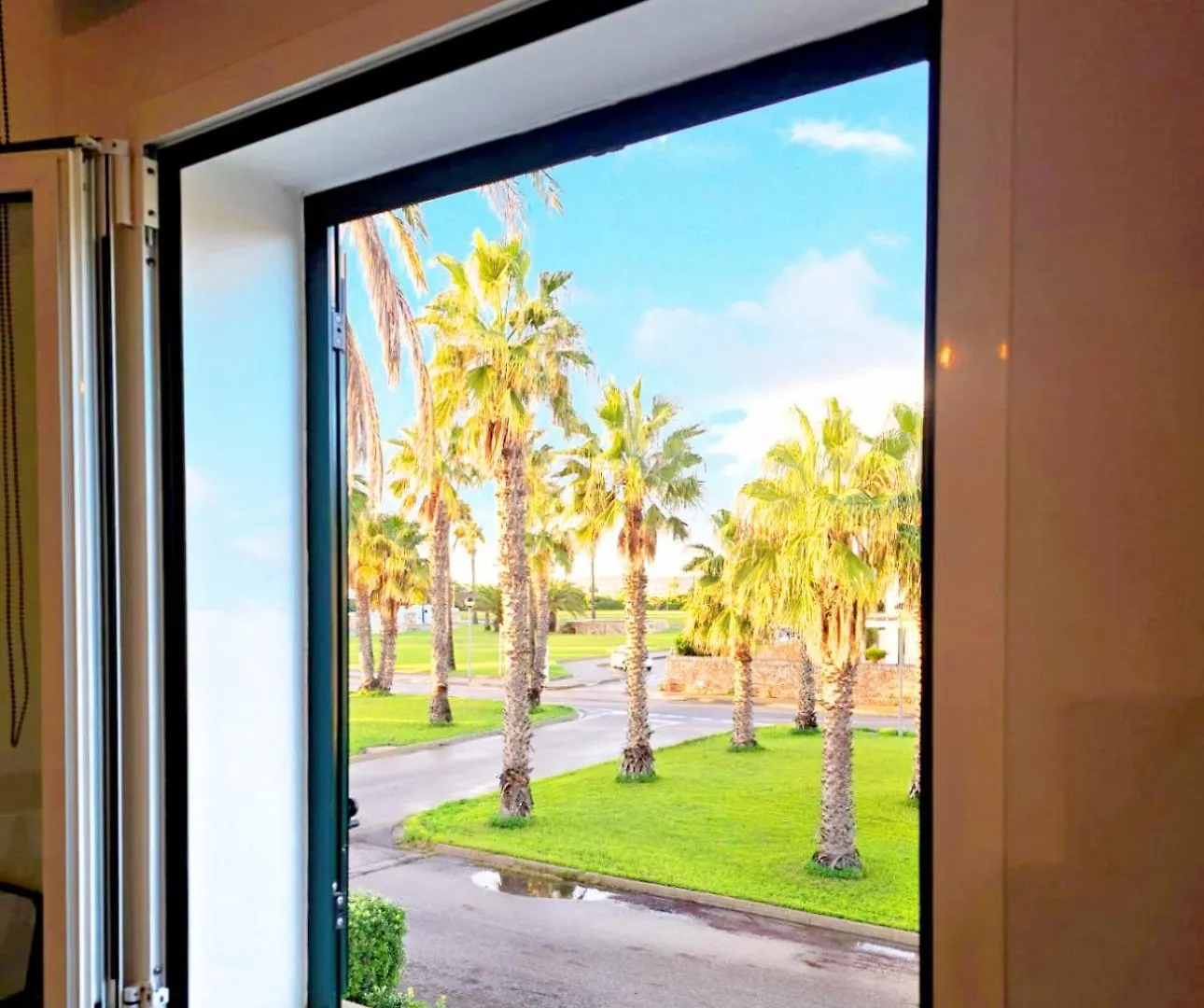 Cozy Apartment - Beach 100M Away 사 칼레타